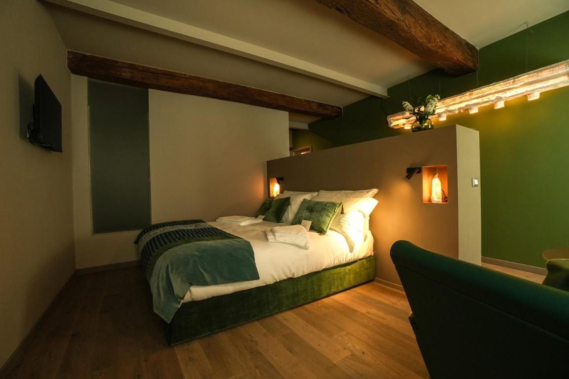 Sant'Eufemia 30 Bed & Breakfast Modena Bagian luar foto
