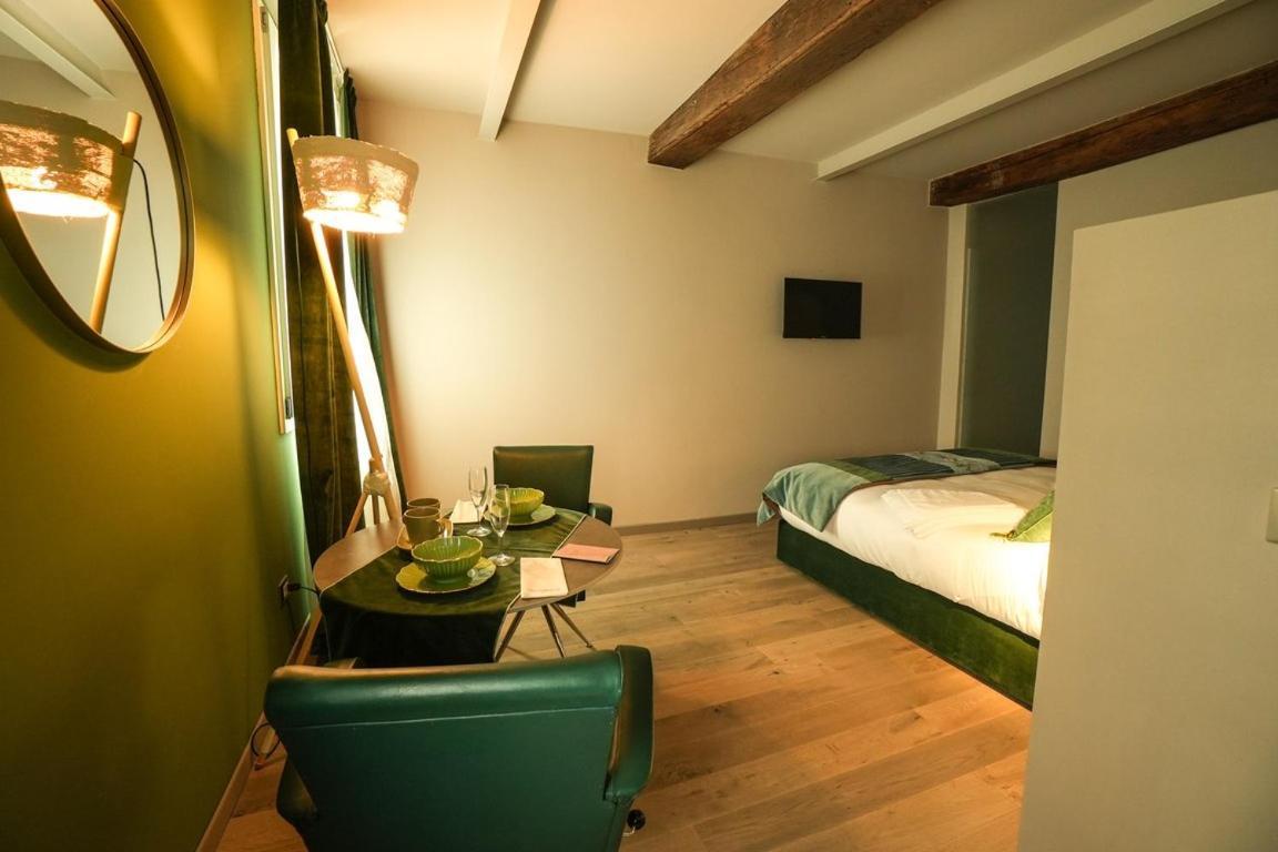 Sant'Eufemia 30 Bed & Breakfast Modena Bagian luar foto