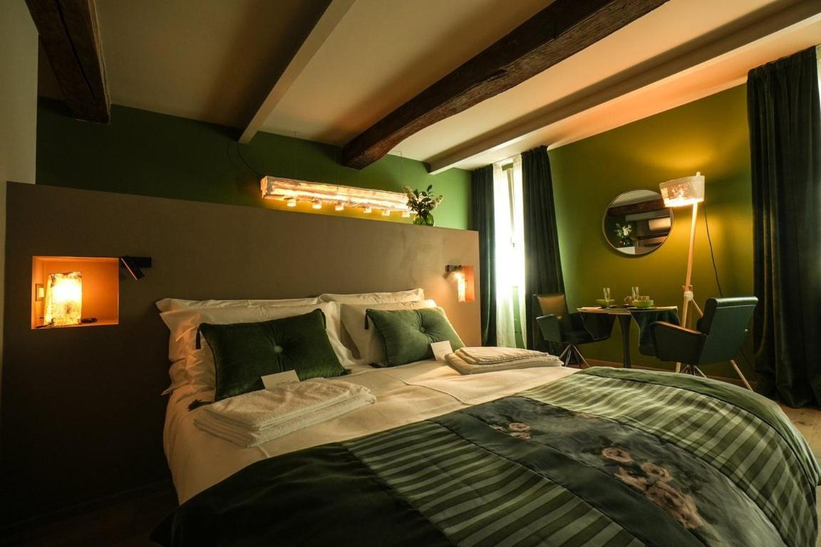 Sant'Eufemia 30 Bed & Breakfast Modena Bagian luar foto