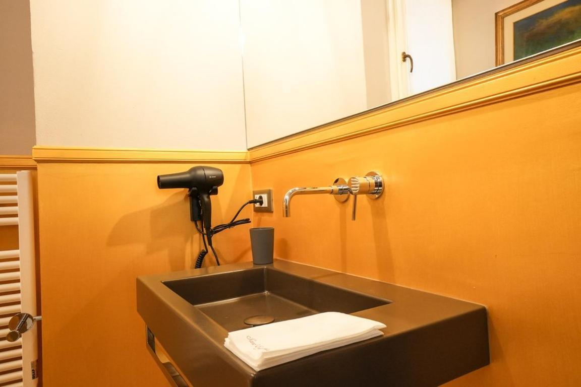 Sant'Eufemia 30 Bed & Breakfast Modena Bagian luar foto