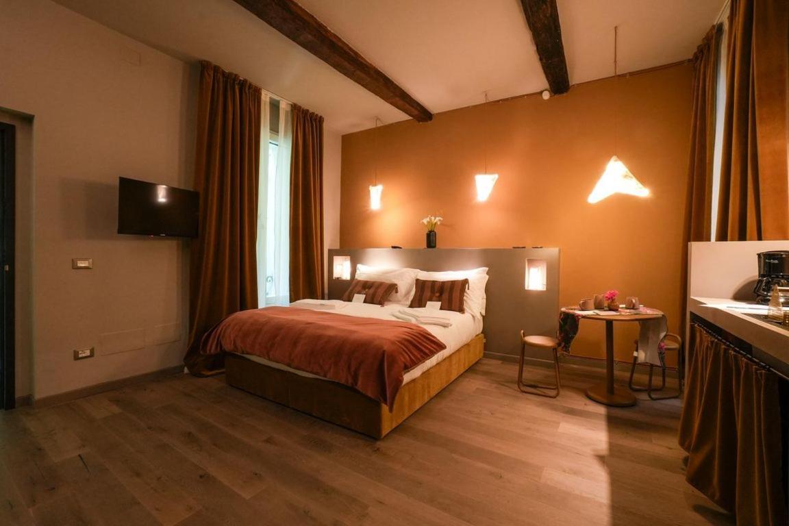 Sant'Eufemia 30 Bed & Breakfast Modena Bagian luar foto