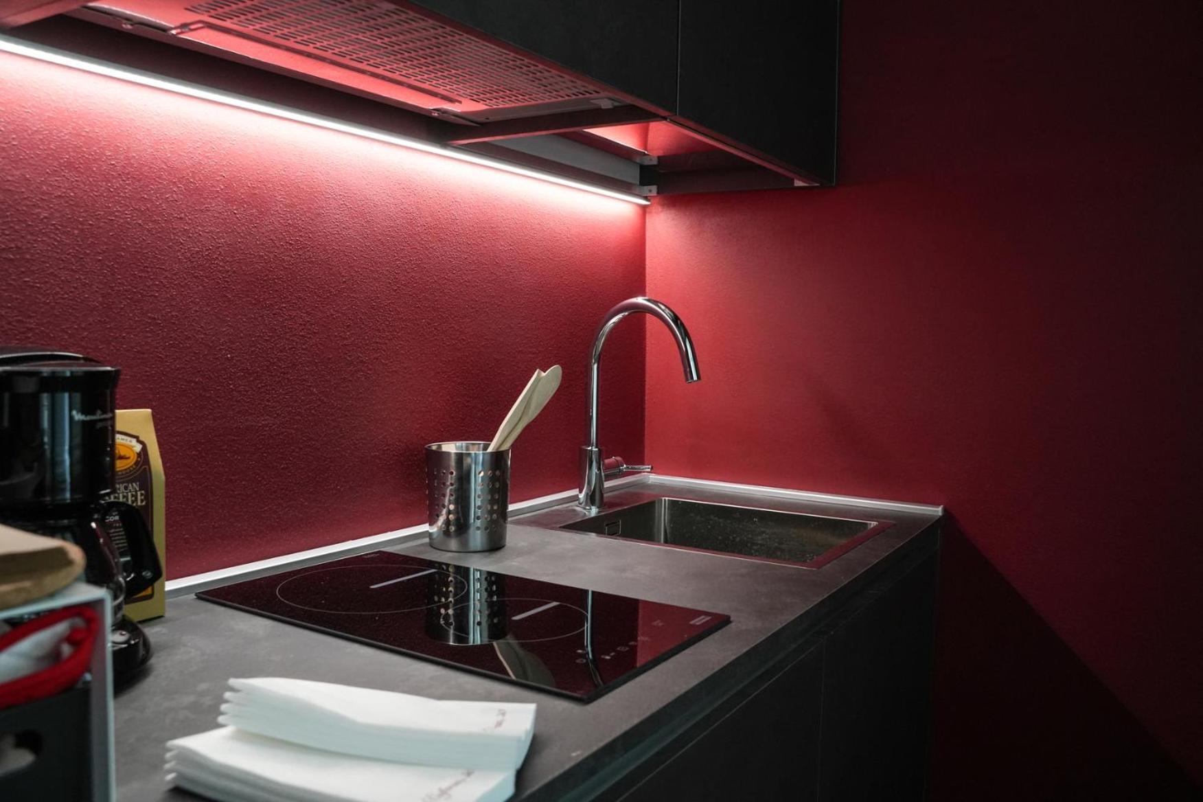 Sant'Eufemia 30 Bed & Breakfast Modena Bagian luar foto
