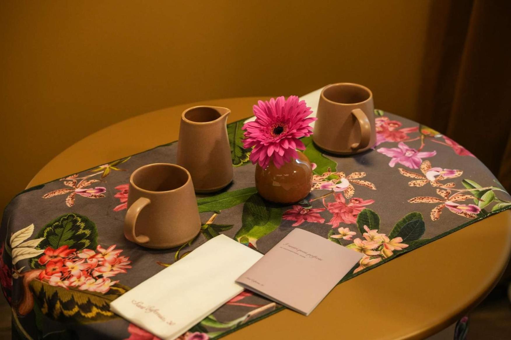 Sant'Eufemia 30 Bed & Breakfast Modena Bagian luar foto